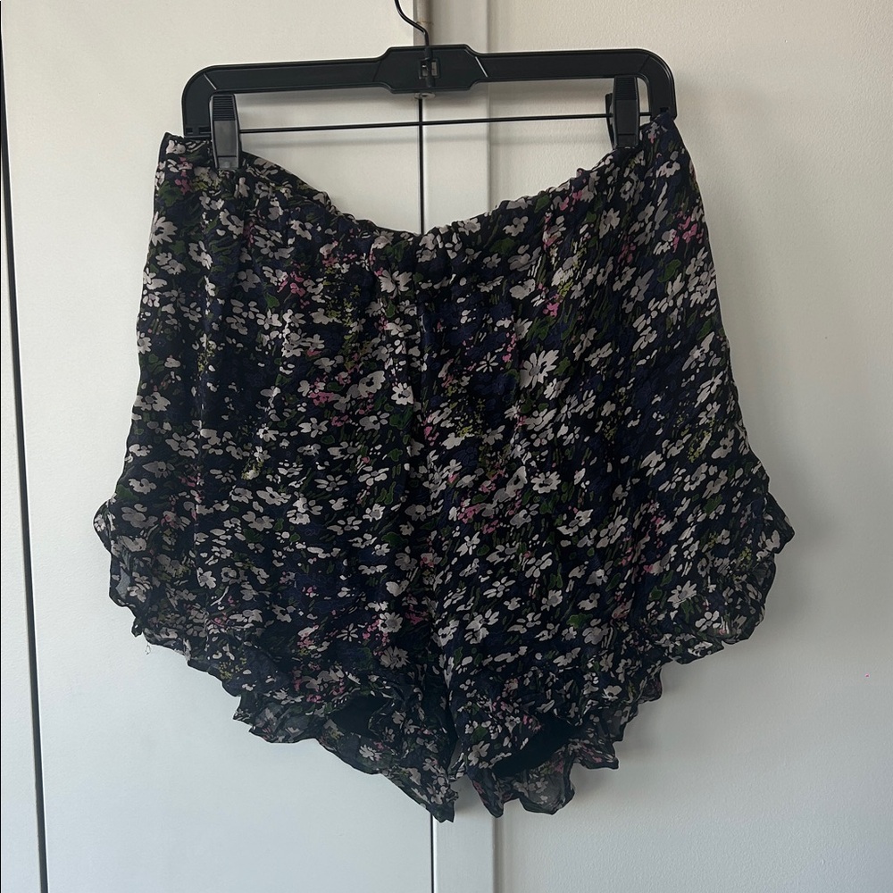 Ganni Floral Women's Shorts - Black and Pink